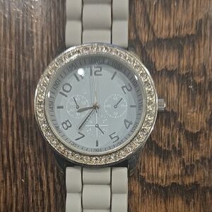 Daris Elegant Silver and Cream Watch with Crystal Accents